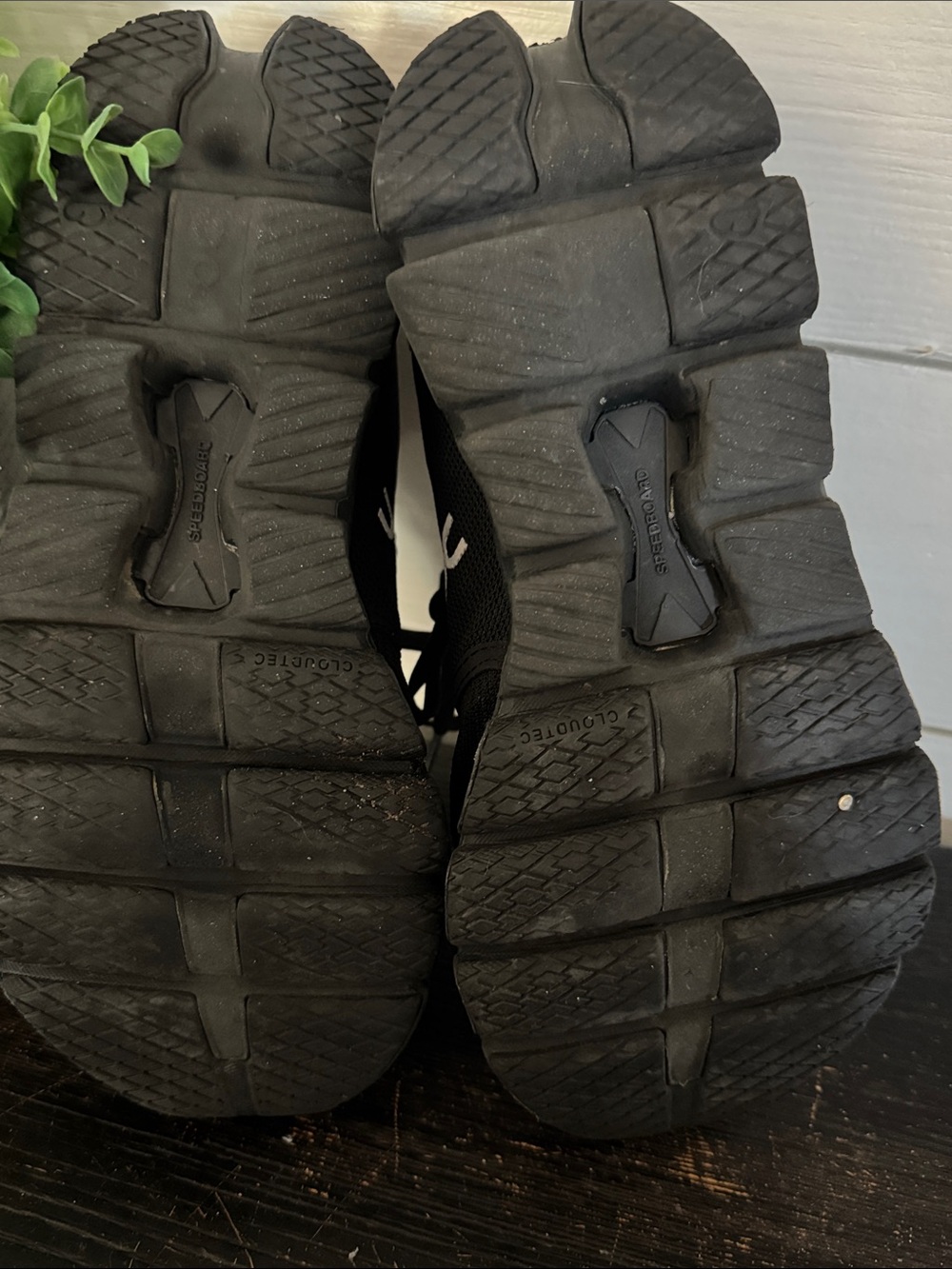 On Running cloud x Black Athletic Sneakers with White Logo - Picture 11 of 16